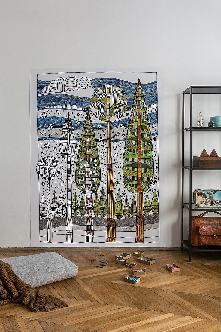 Foto: Michaela Gabler Handgestickte Landschaft in rundem Holzrahmen