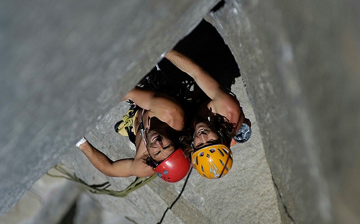 Foto: Heinz Zak 2007 stellten die Hubers an der rund 1.000 Meter hohen „Nose“ im Yosemite-Nationalpark einen Speedkletter-Rekord auf: Sie schafften die Mehrtages-Tour in 2:45 Stunden.