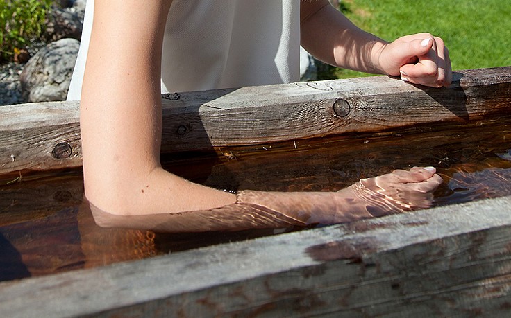 Foto: Stefan Pfeiffer Arm im Kneippbecken