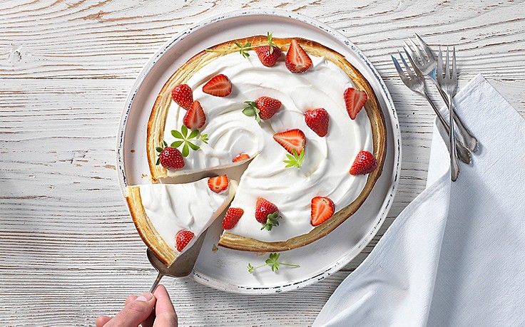 Waldmeister-Tarte - (c) Eisenhut & Mayer Waldmeister-Tarte mit Erdbeeren