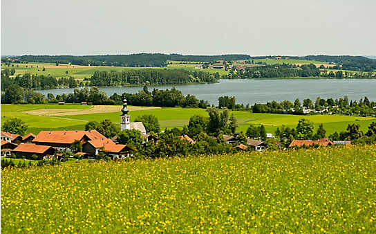 Eintauchen ins Alpenvorland: Urlaub rund um den Waginger See - (c) Foto: Michael Reidinger Eintauchen ins Alpenvorland: Urlaub rund um den Waginger See