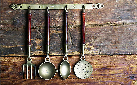 Küchen-SOS: Was gegen kleine Missgeschicke beim Kochen hilft - (c) Foto: Mauritius Images Küchen-SOS: Was gegen kleine Missgeschicke beim Kochen hilft