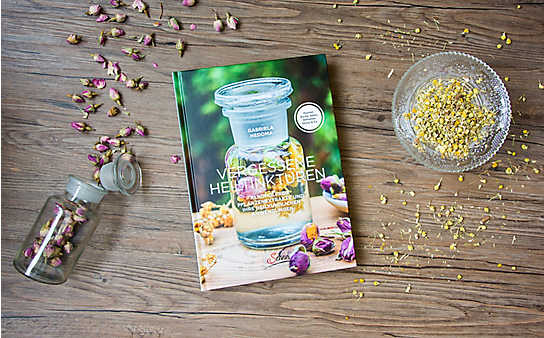 Buch-Tipp: Vergessene Heiltinkturen - (c) Foto: Anna Schober Buch-Tipp: Vergessene Heiltinkturen