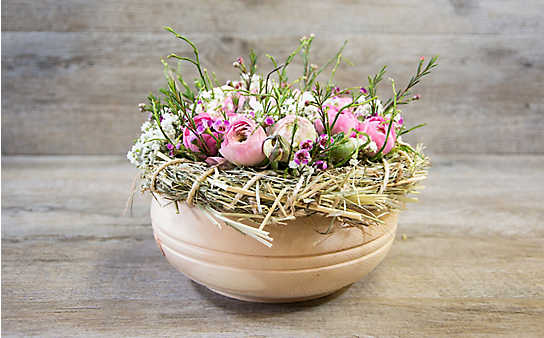Blumengesteck mit Ranunkeln - (c) Foto: Anna Schober & Katharina Würdinger Blumengesteck mit Ranunkeln