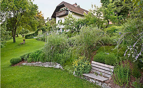 Astrologie im Garten: Der Feuergarten - (c) Foto: Philip Platzer Astrologie im Garten: Der Feuergarten