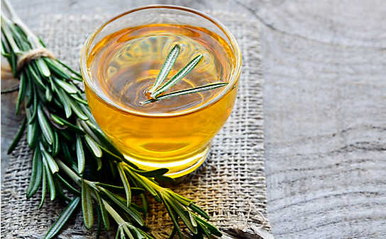 Duftender Badreiniger aus Rosmarin - (c) Foto: Thinkstock Duftender Badreiniger aus Rosmarin