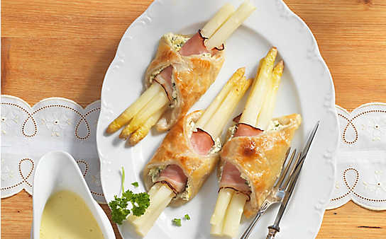 Spargel und Schinken im Blätterteig - (c) Foto: Eisenhut & Mayer Spargel und Schinken im Blätterteig