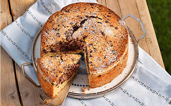 Kuchen mit Hollerbeeren - (c) Foto: Eisenhut & Mayer Kuchen mit Hollerbeeren