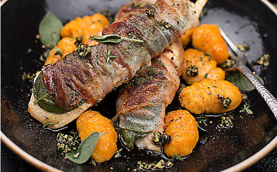 Herbst-Saltimbocca vom Huhn mit Süßkartoffel-Gnocchi - (c) Foto: Carletto Photography Herbst-Saltimbocca vom Huhn mit Süßkartoffel-Gnocchi