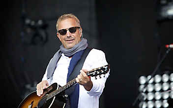 Wundern & wissen: 7 erstaunliche Fakten zu Kevin Costner - (c) Foto: Michael Hurcomb / Kontributor Wundern & wissen: 7 erstaunliche Fakten zu Kevin Costner