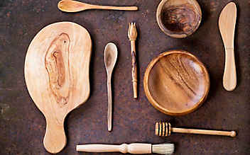 So reinigen Sie Kochwerkzeug aus Holz - (c) Foto: Mauritius Images So reinigen Sie Kochwerkzeug aus Holz