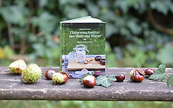 Buch-Tipp: Naturwaschmittel aus Wald und Wiese von Gabriela Nedoma - (c) Foto: Katharina Würdinger Buch-Tipp: Naturwaschmittel aus Wald und Wiese von Gabriela Nedoma