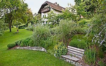 Astrologie im Garten: Der Feuergarten - (c) Foto: Philip Platzer Astrologie im Garten: Der Feuergarten