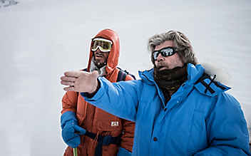 Reinhold Messner im Interview: „Es war nicht sicher, ob wir da wieder hinunterkommen“ - (c) Foto: ServusTV / Tabea Baur Reinhold Messner im Interview: „Es war nicht sicher, ob wir da wieder hinunterkommen“
