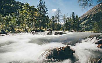 Die Longa ist opalblaues Naturjuwel und Liebling der Lungauer - (c) Foto: ©SalzburgerLand Tourismus-Michael Groessinger Die Longa ist opalblaues Naturjuwel und Liebling der Lungauer