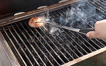 So wird der Griller wieder sauber - (c) Foto: Thinkstock So wird der Griller wieder sauber