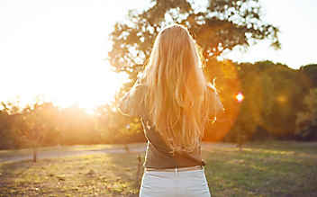 Haarpflege im Sommer - (c) Foto: iStock.com / pattonmania Haarpflege im Sommer