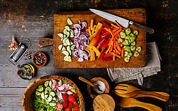 5 leichte Sommer-Salate - (c) Foto: Mauritius Images 5 leichte Sommer-Salate
