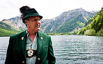 Der Gamsbartbinder - (c) Foto: Marco Rossi Der Gamsbartbinder
