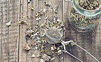 Weckruf-Tee zum Selbermachen - (c) Foto: iStock.com Weckruf-Tee zum Selbermachen