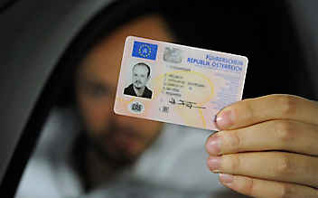 Kamera als Hemdknopf: Spionage bei Führerscheinprüfung Kamera als Hemdknopf: Spionage bei Führerscheinprüfung