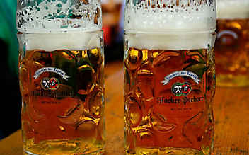 12-Jährige völlig betrunken auf der Wiesn - (c) Bild: Pixabay 12-Jährige völlig betrunken auf der Wiesn