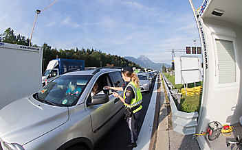 Grenzkontrollen: Österreich kündigt Verlängerung bis Mai 2019 an - (c) Foto: APA Picturedesk Grenzkontrollen: Österreich kündigt Verlängerung bis Mai 2019 an