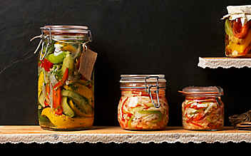 5 Rezepte für sauer eingelegtes Gemüse - (c) Foto: Eisenhut & Mayer 5 Rezepte für sauer eingelegtes Gemüse