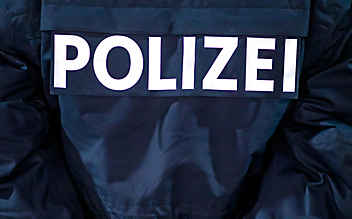Täter wollte 50 Cent: Zwölfjähriger mit Messer bedroht - (c) Foto: JFK / EXPA / picturedesk.com Täter wollte 50 Cent: Zwölfjähriger mit Messer bedroht