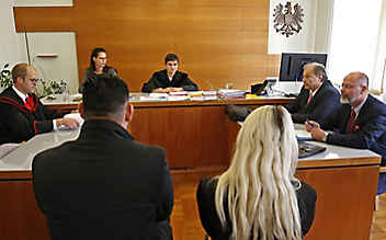 Becherwurf von Graz: Drei Monate unbedingte Haft für Steirer - (c) APA/GERT EGGENBERGER Becherwurf von Graz: Drei Monate unbedingte Haft für Steirer