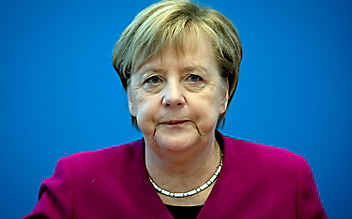 Merkel will sich schrittweise aus Politik zurückziehen Merkel will sich schrittweise aus Politik zurückziehen
