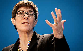CDU-Generalsekretärin Kramp-Karrenbauer für europäische Armee CDU-Generalsekretärin Kramp-Karrenbauer für europäische Armee