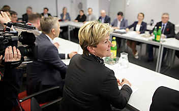 Handels-KV: Feilschen geht in die dritte Runde Handels-KV: Feilschen geht in die dritte Runde