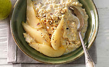 Hirsebrei mit Birnen, Nüssen und Zimt - (c) Foto: Eisenhut & Mayer Hirsebrei