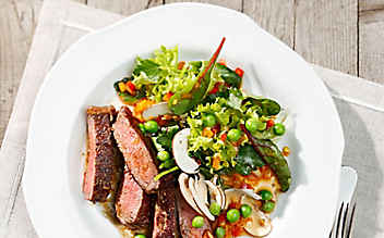 Saftige Beiriedstreifen mit Petersilsalat - (c) Foto: Eisenhut & Mayer Beiriedstreifen