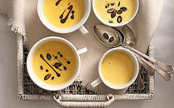 Steirische Kürbiscremesuppe - (c) Foto: Eisenhut & Mayer Kürbiscremesuppe