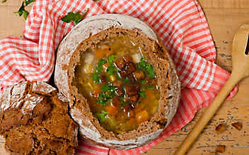Steirische Brotsuppe - (c) Katharina Gossow Steirische Brotsuppe