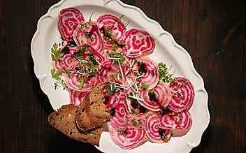 Chioggia-Rübensalat - (c) Foto: Eisenhut & Mayer Chioggia-Rüben