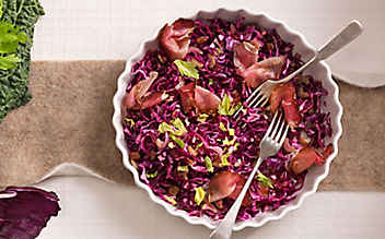 Rotkrautsalat mt Wildschweinschinken - (c) Foto: Eisenhut & Mayer Rotkrautsalat