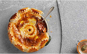 Kaninchen-Pastete im Blätterteig - (c) Foto: Eisenhut & Mayer Kaninchenpastete