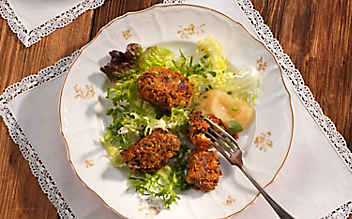 Blunzenkrapfen mit Birnenmus - (c) Foto: Eisenhut & Mayer Blunzenkrapfen
