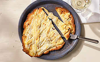 Erdäpfelfleck mit Spargel - (c) Foto: Eisenhut & Mayer Erdäpfelfleck