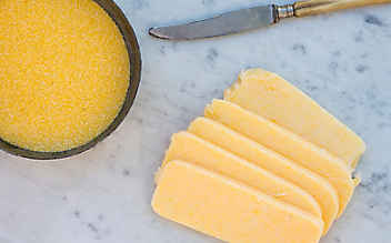 Grundrezept für Polenta - (c) Foto: Mauritius Images Polenta