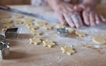 Weihnachtssterne von Rosi Kerschbaumer - (c) Foto: Florian Bachmeier Weihnachtssterne von Rosi Kerschbaumer