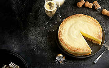 Apfel-Sektcreme-Torte - (c) Foto: Eisenhut & Mayer Apfel-Sektcreme-Torte