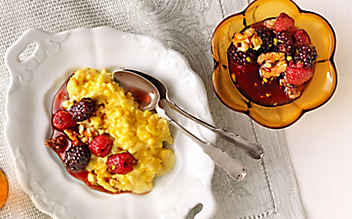 Safran-Milchreis mit Beeren - (c) Foto: Eisenhut & Mayer Safran-Milchreis