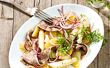 Erdäpfel-Salat mit Tafelspitz und Spargel - (c) Foto: Eisenhut & Mayer Erdäpfelsalat mit Tafelspitz