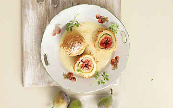 Feigen-Knödel mit Ziegentopfen auf luftiger Mandelcreme - (c) Foto: Eisenhut & Mayer Ziegentopfen-Feigen-Knödel