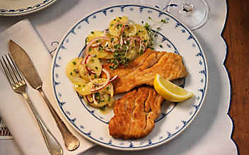 Gebackener Karpfen - (c) Foto: Eisenhut & Mayer Gebackener Karpfen