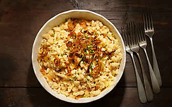 Herzhafte Käsespätzle - (c) Foto: Eisenhut & Mayer Käsespätzle
